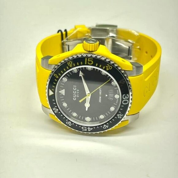 Gucci Dive NEW Swiss Made Yellow Rubber 40mm Watch, Sapphire Crystal YA136319 - Picture 6 of 7